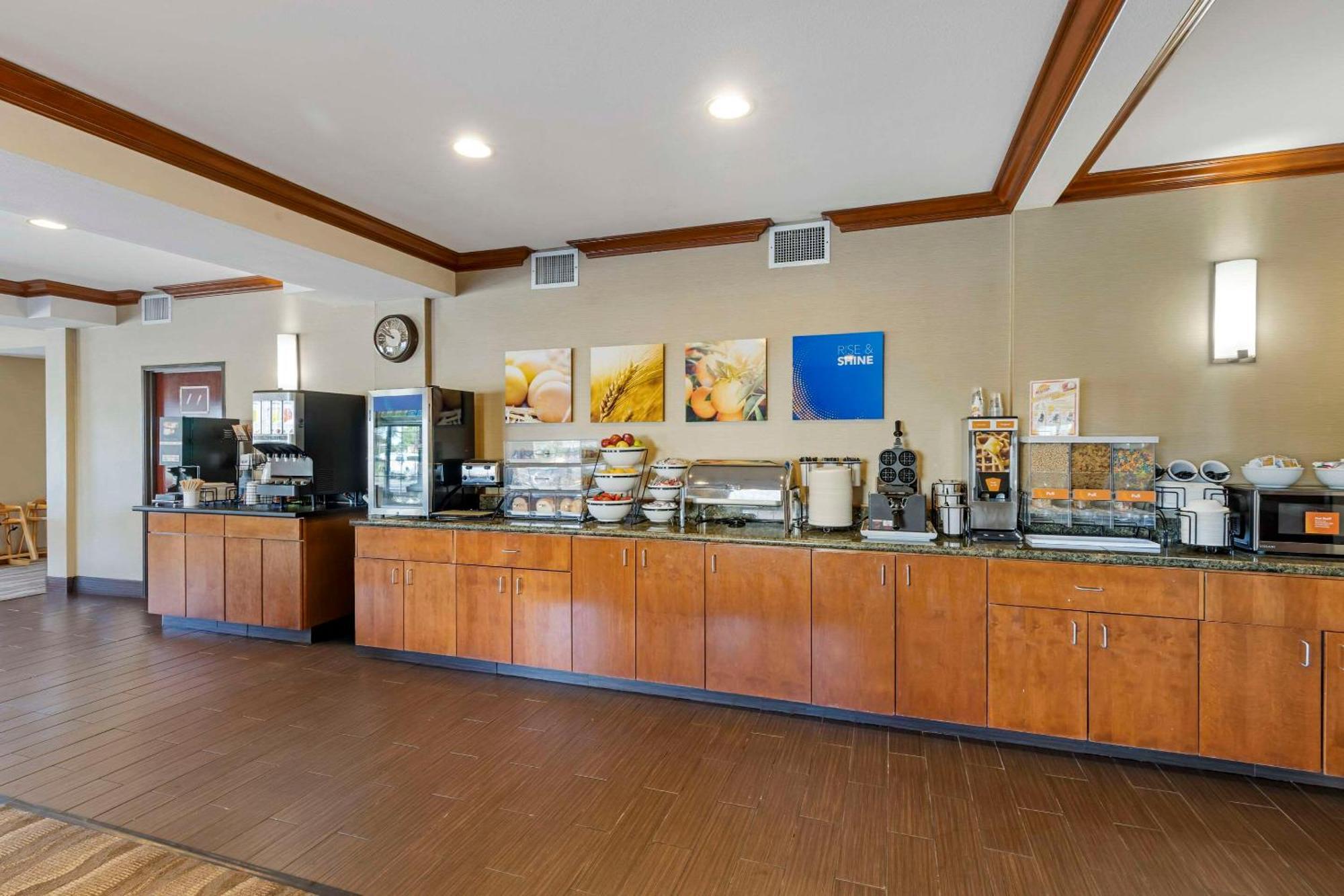Comfort Inn & Suites Gillette Near Campbell Medical Center Extérieur photo